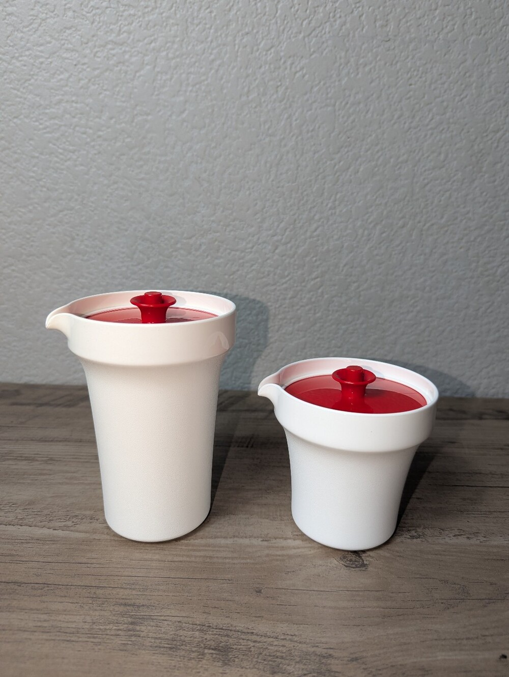 Tupperware Creamer & Sugar Set